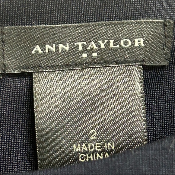 Ann Taylor Women’s Navy Dress with Red Polka Dots Size 2 Career Office Dressy - Picture 4 of 4